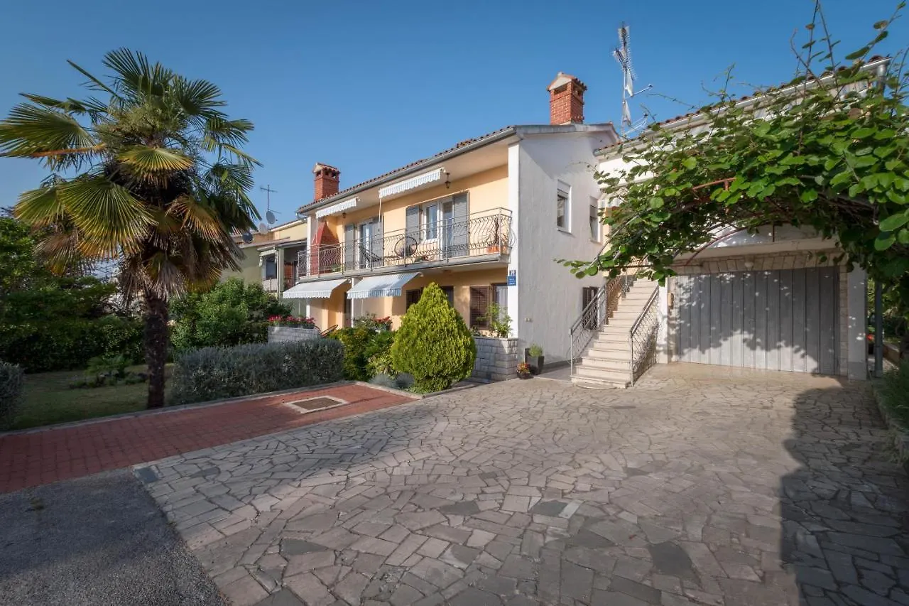 Newly Renovated Holiday Apartment Sirius Porec