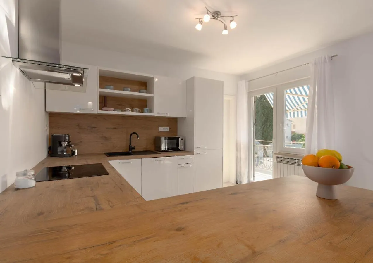 Newly Renovated Holiday Apartment Sirius Porec Croatia