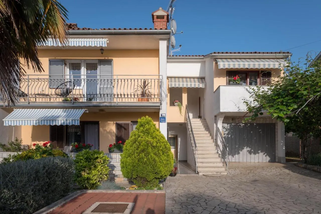 Newly Renovated Holiday Apartment Sirius Porec