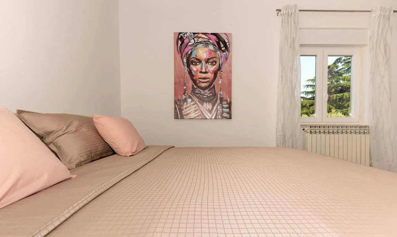 Newly Renovated Holiday Apartment Sirius Porec Croatia