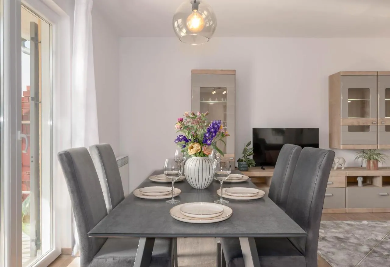 Newly Renovated Holiday Apartment Sirius 波雷奇 克罗地亚
