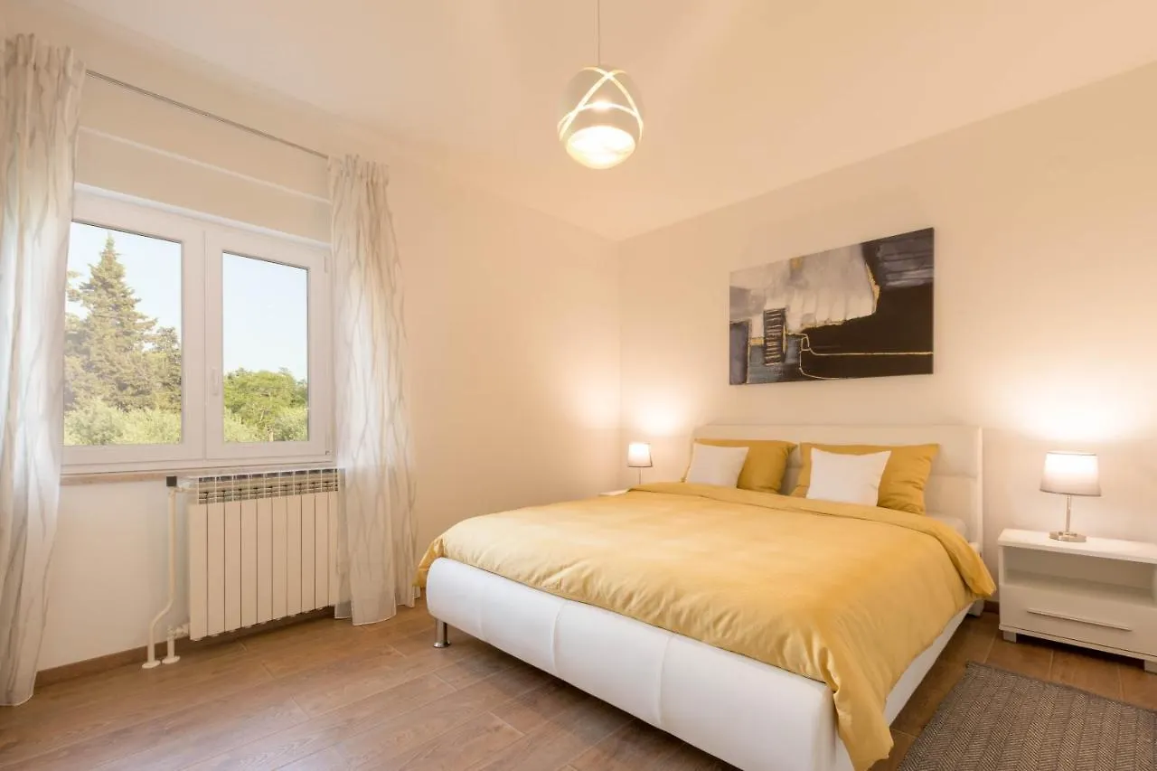 Newly Renovated Holiday Apartment Sirius Porec