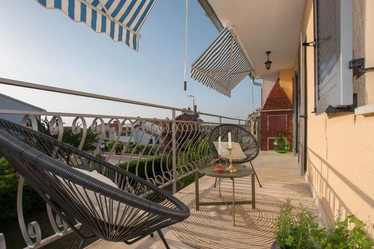 Newly Renovated Holiday Apartment Sirius Porec